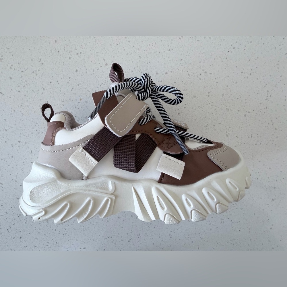 Kids Chunky Sneaker in Brown and White